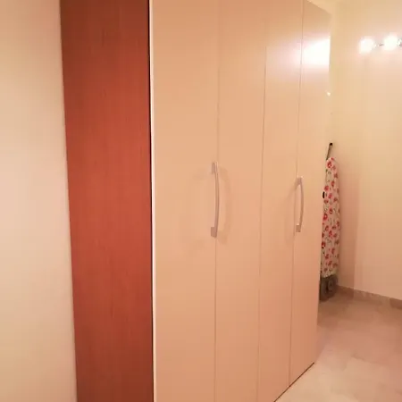Central Chic Apartment