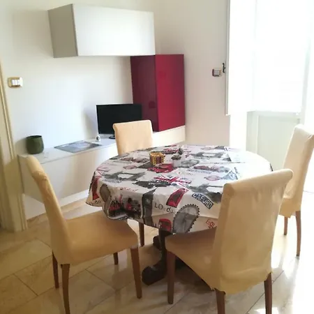 Apartment Central Chic